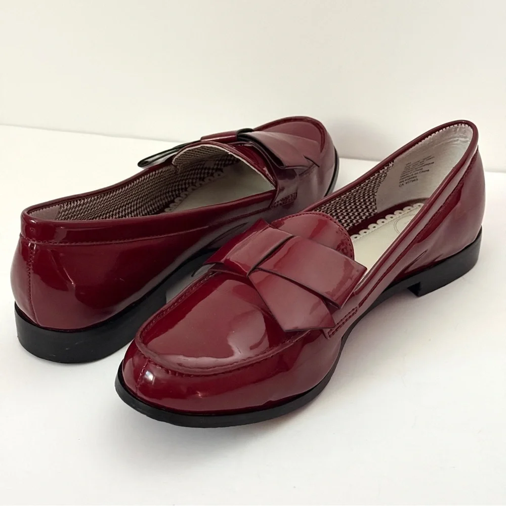 1901 Burgundy Patent Loafers Leather With Bows Size 9M